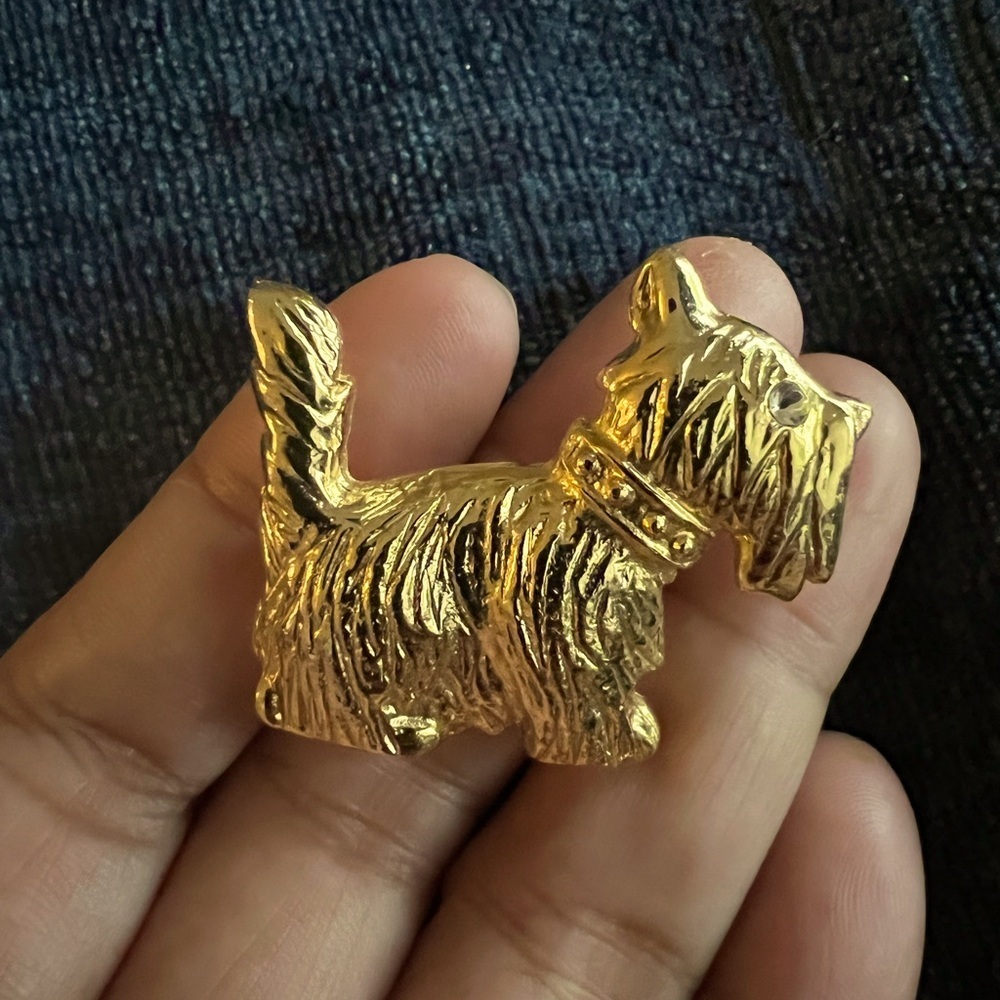Vintage AAI dog pin brooch Scottish terrier style Goldtone